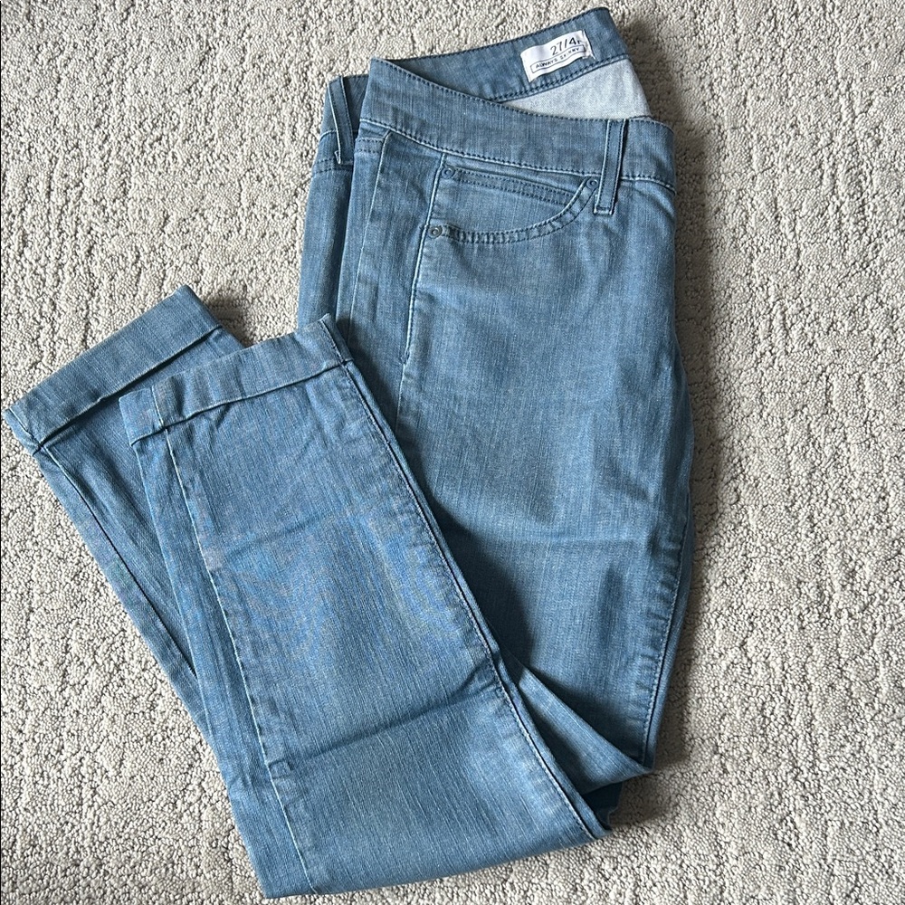 1969 Light Wash Women's skinny jeans